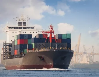 Transporte marítimo de contenedores FCL y LCL
